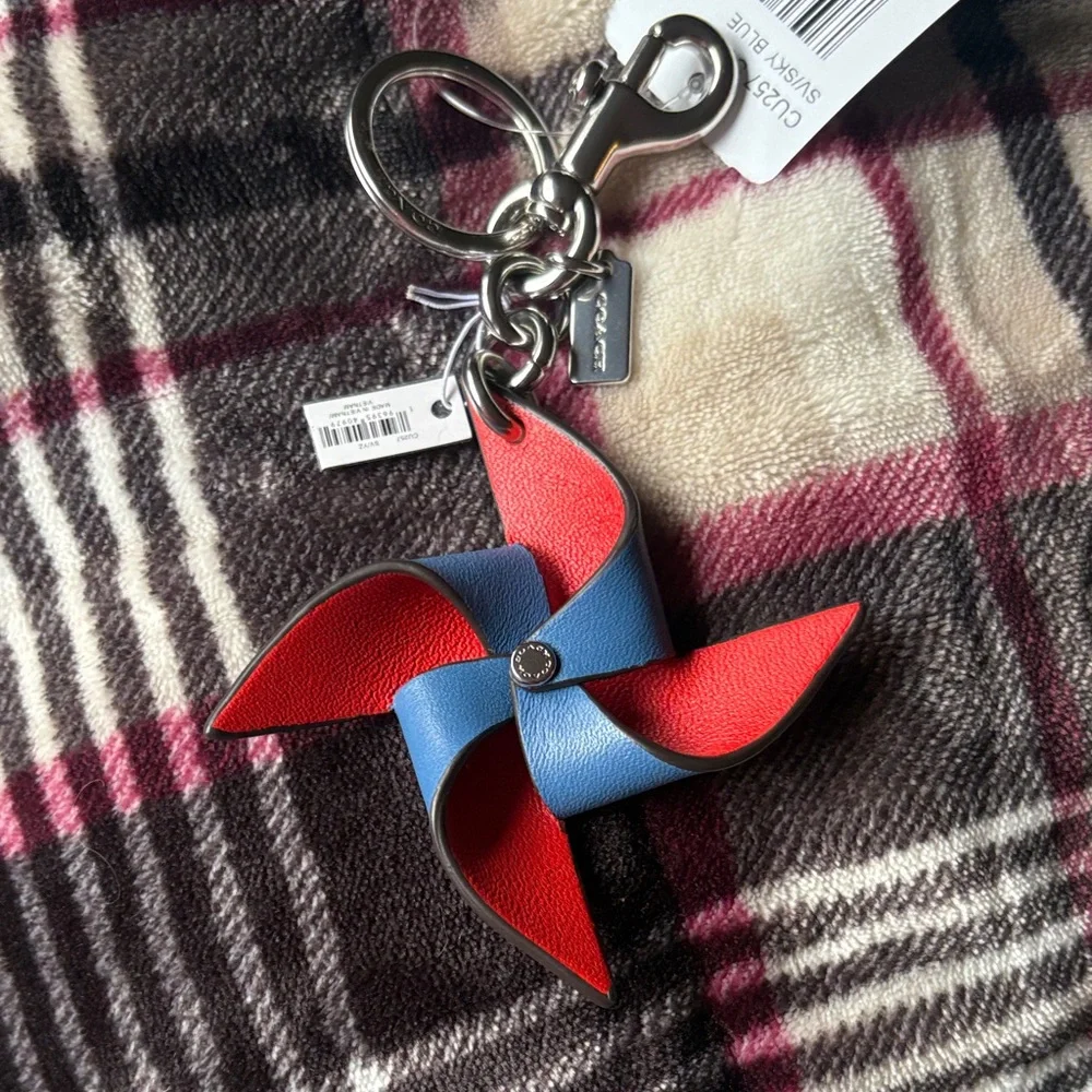 Coach novelty Leather Pinwheel Keychain - Picture 2 of 6